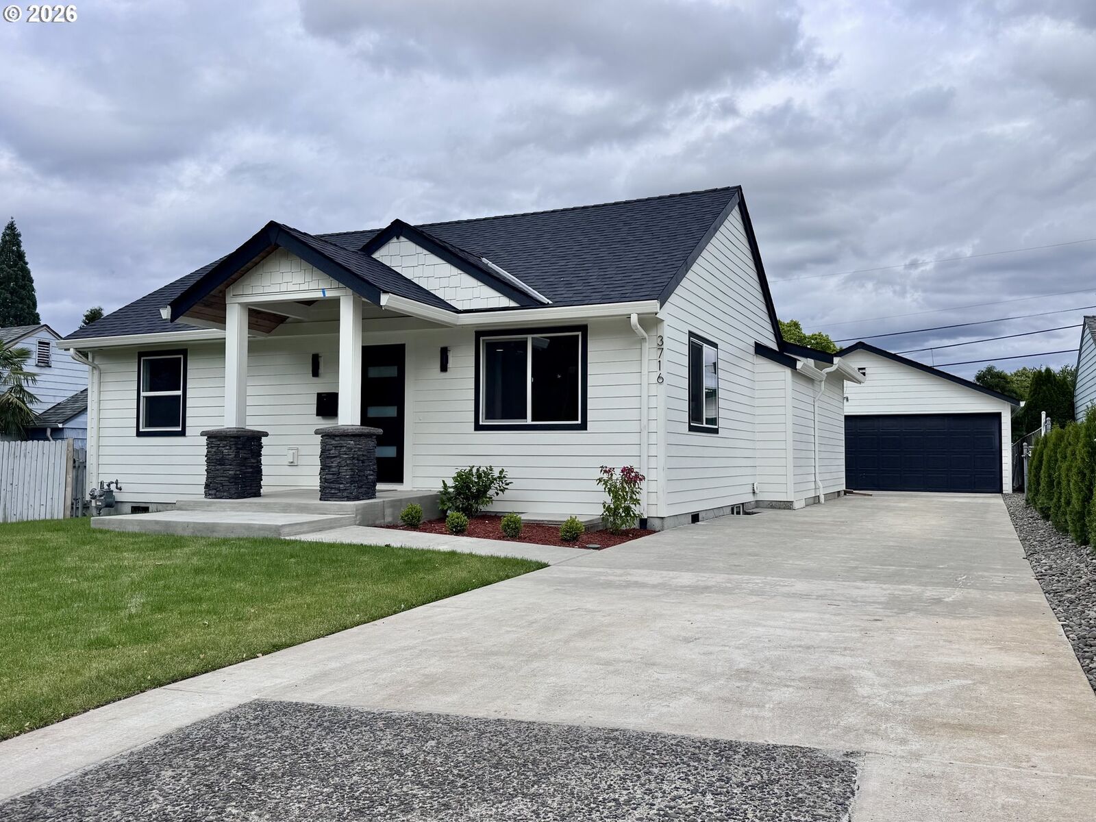 Property Photo: 3716 NE 114th Ave OR 97220