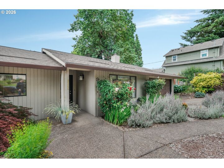 Property Photo: 9245 SW 7th Ave OR 97219