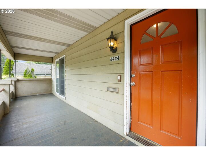 Property Photo: 6424 NE Hassalo St OR 97213