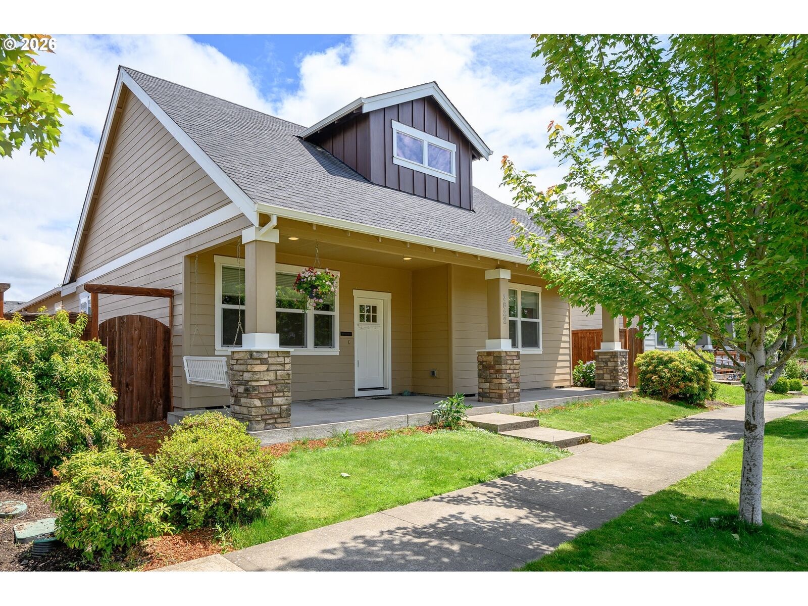 Property Photo:  3622 NE Hembree St  OR 97128 