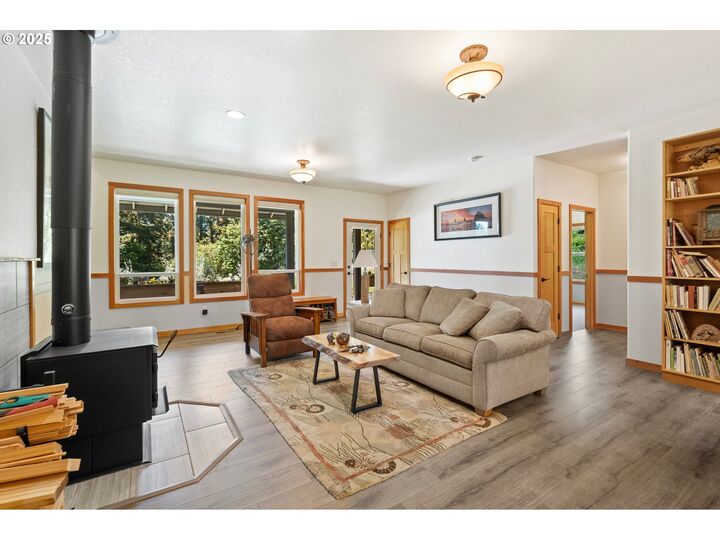Property Photo:  66020 Meissner Rd  OR 97054 