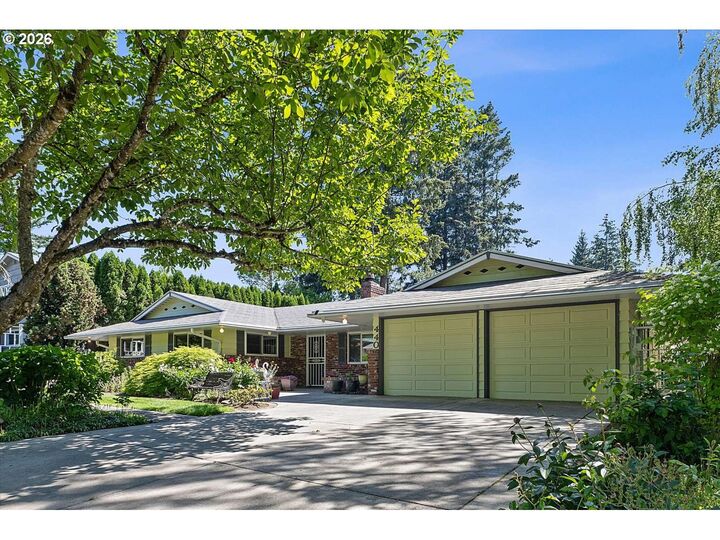 Property Photo:  440 NW 95th Ave  OR 97229 