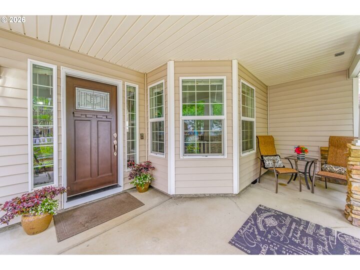 Property Photo:  807 NW 13th Ave  WA 98604 