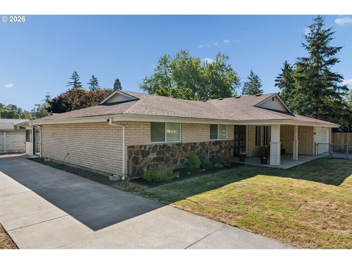 Property Photo: 16890 SE Carmel Ct OR 97267