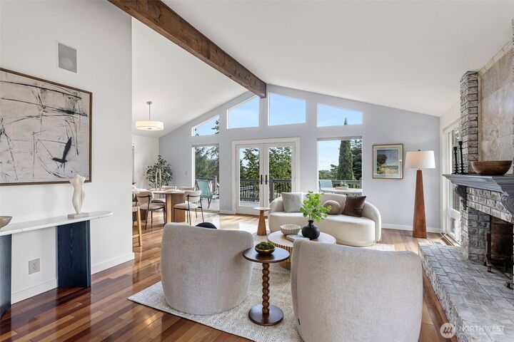 Property Photo: 5712 141st Place SE WA 98006