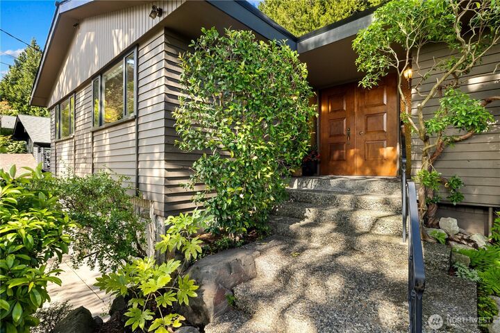 Property Photo: 11032 39th Avenue NE WA 98125