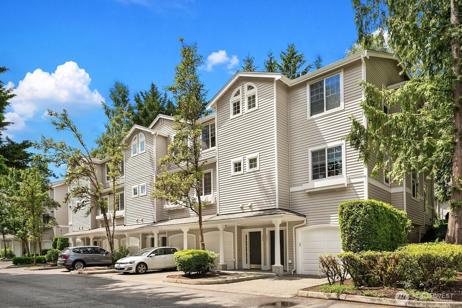 Property Photo:  2020  132nd Avenue SE 204  WA 98005 
