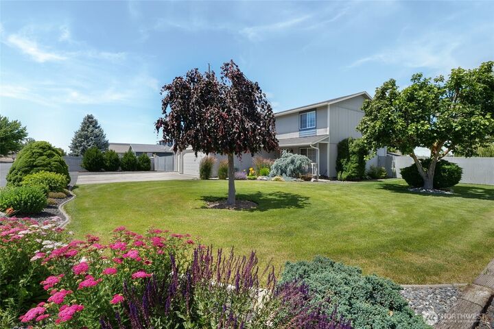 Property Photo:  7690  McDougal Avenue NE  WA 98837 