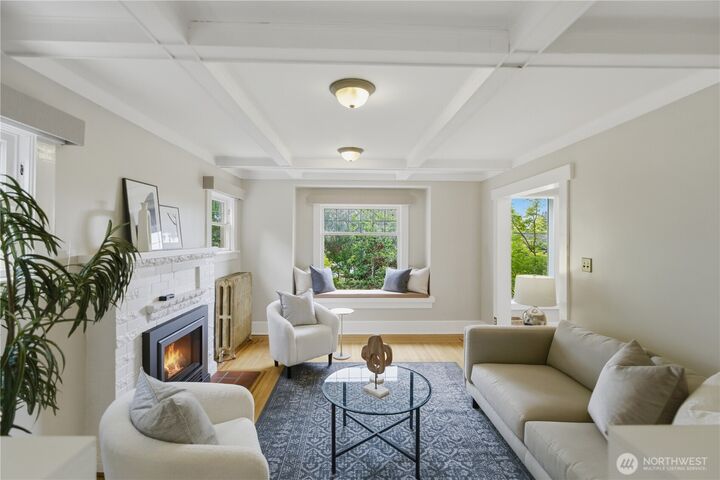 Property Photo:  2412  2nd Avenue W  WA 98119 