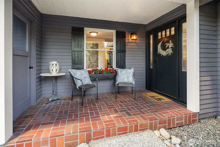 Property Photo:  3050  126th Avenue NE  WA 98005 