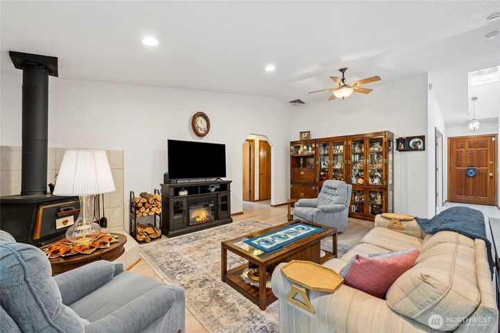 Property Photo:  4627  Indian Summer Drive SE  WA 98513 