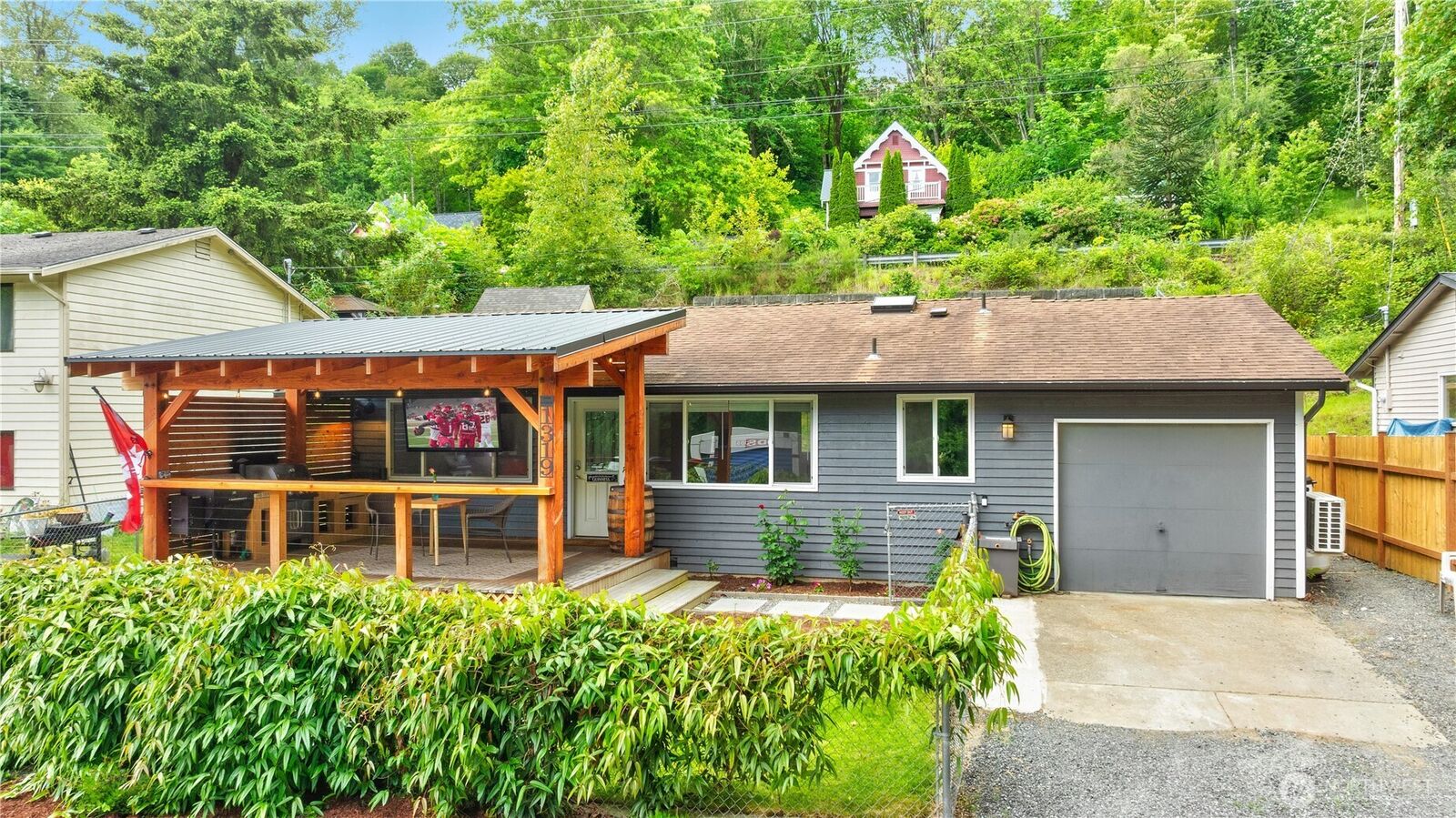 Property Photo: 1319 Maple Avenue WA 98290