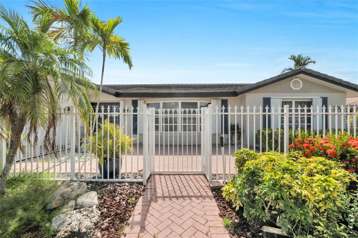 Property Photo: 4020 NE 24th Avenue FL 33064