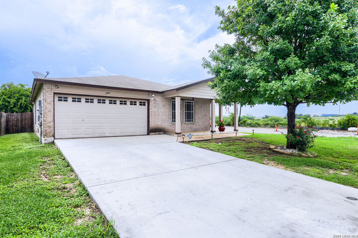 Property Photo: 604 Northern Lights Dr TX 78130