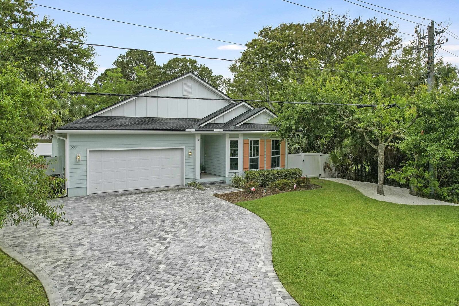 Property Photo: 633 W Pope Rd FL 32080