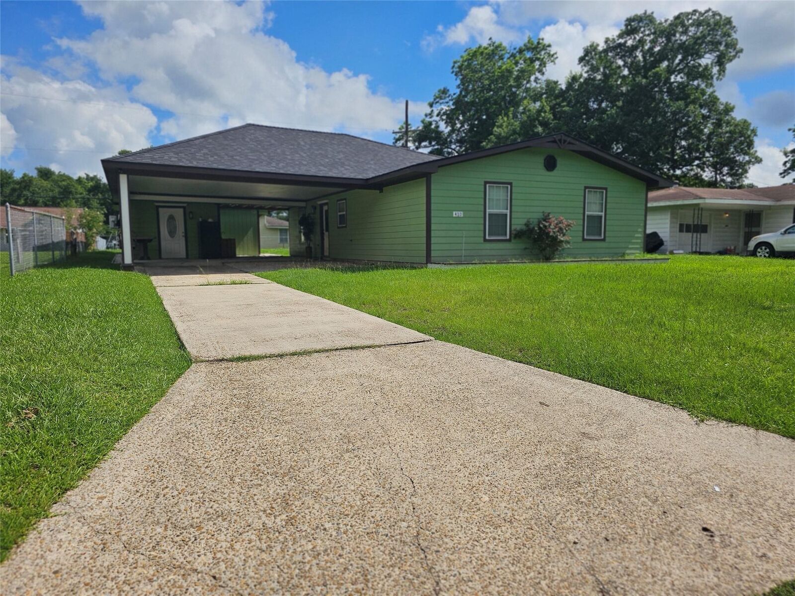 Property Photo: 410 Crepe Myrtle Ave. TX 77630