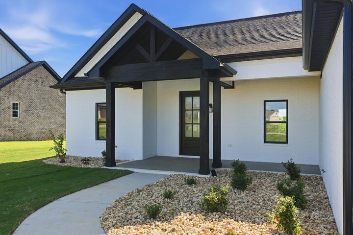 Property Photo: 100 Hummingbird Way AL 35645