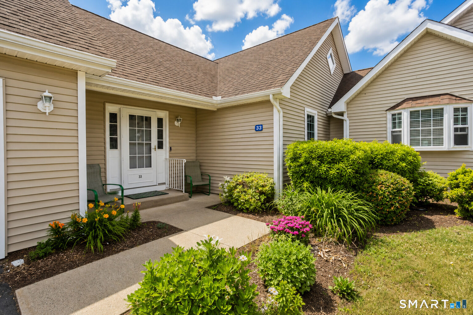 Property Photo:  33 Joanne Drive 33  CT 06108 