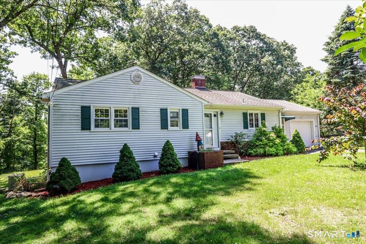Property Photo: 7 Mohawk Circle CT 06811