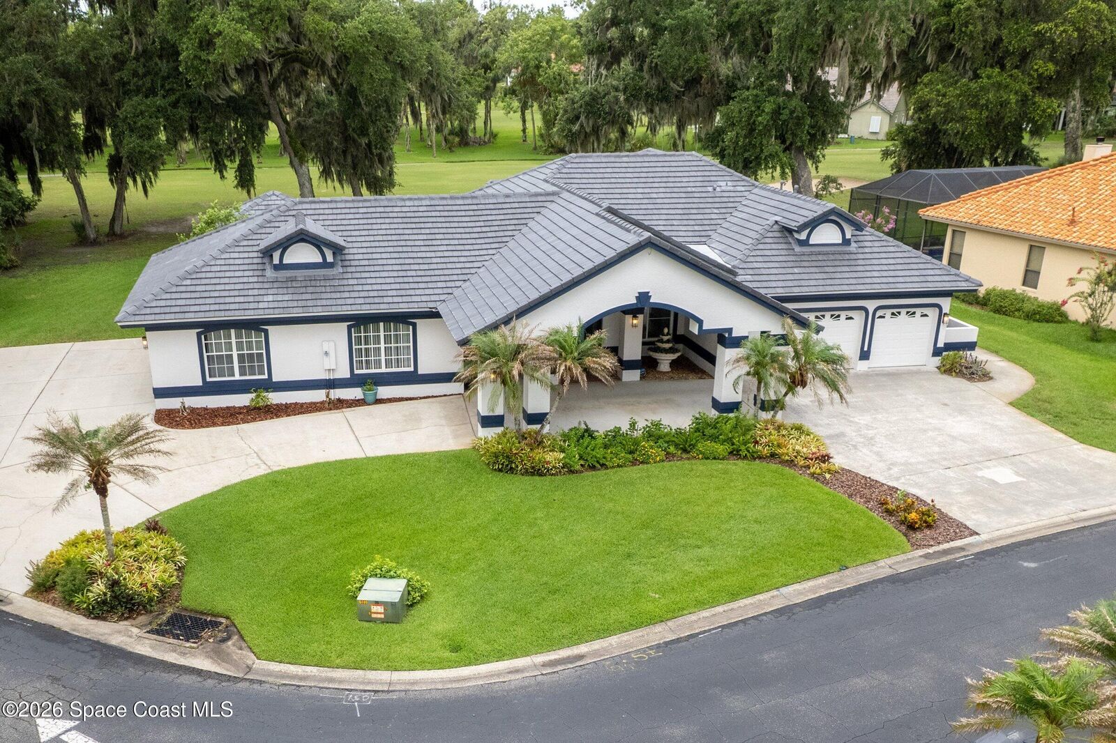 Property Photo:  802 Florencia Circle  FL 32780 