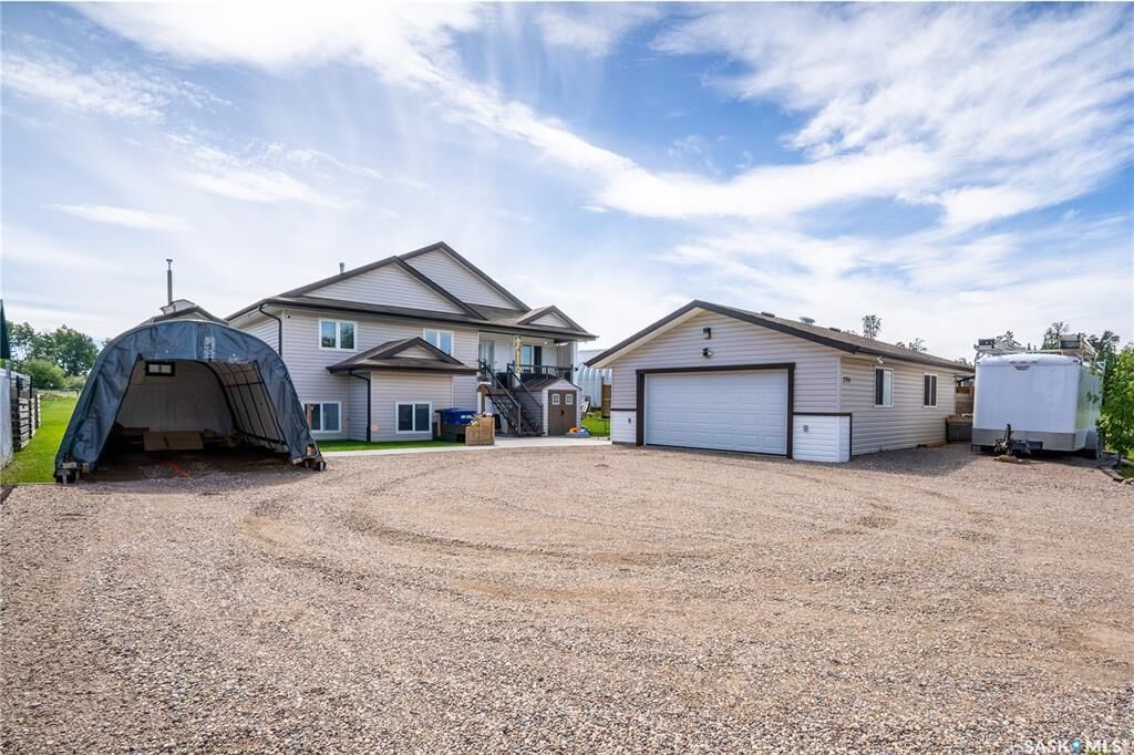 Property Photo:  206 1st Avenue S  SK S0M 2K0 