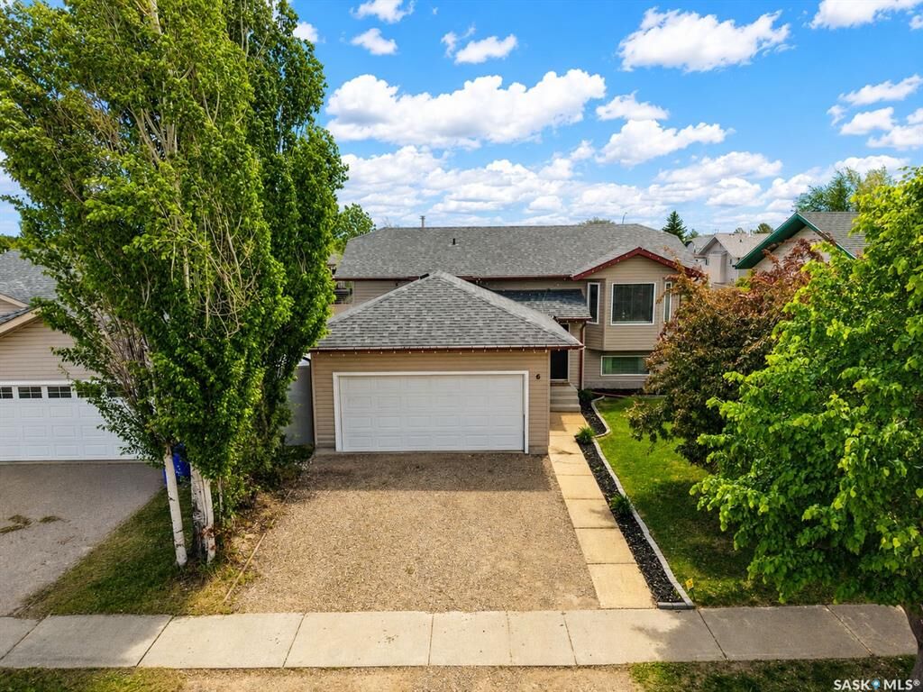 Property Photo: 6 Dmyterko Bay SK S6V 8E8