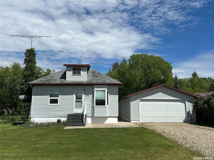 Photo de la propriété:  203 Phillips Street  SK S0K 2Y0 