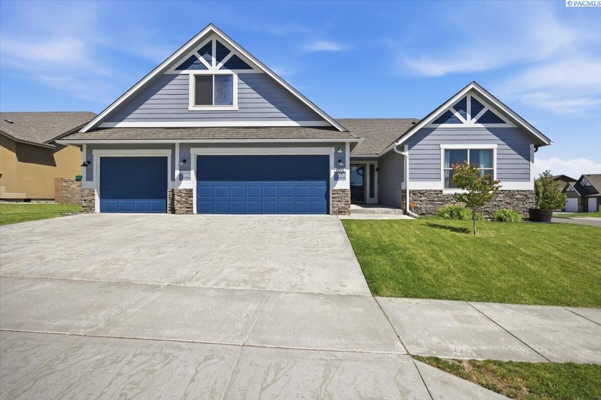 Property Photo: 3193 S Edison Ct. WA 99338