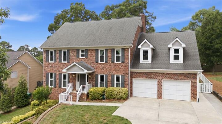 Property Photo: 2903 Beckworth Court NC 27282