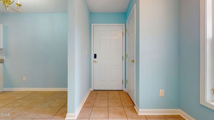 Property Photo:  2501 Hunstcroft 100  NC 27617 