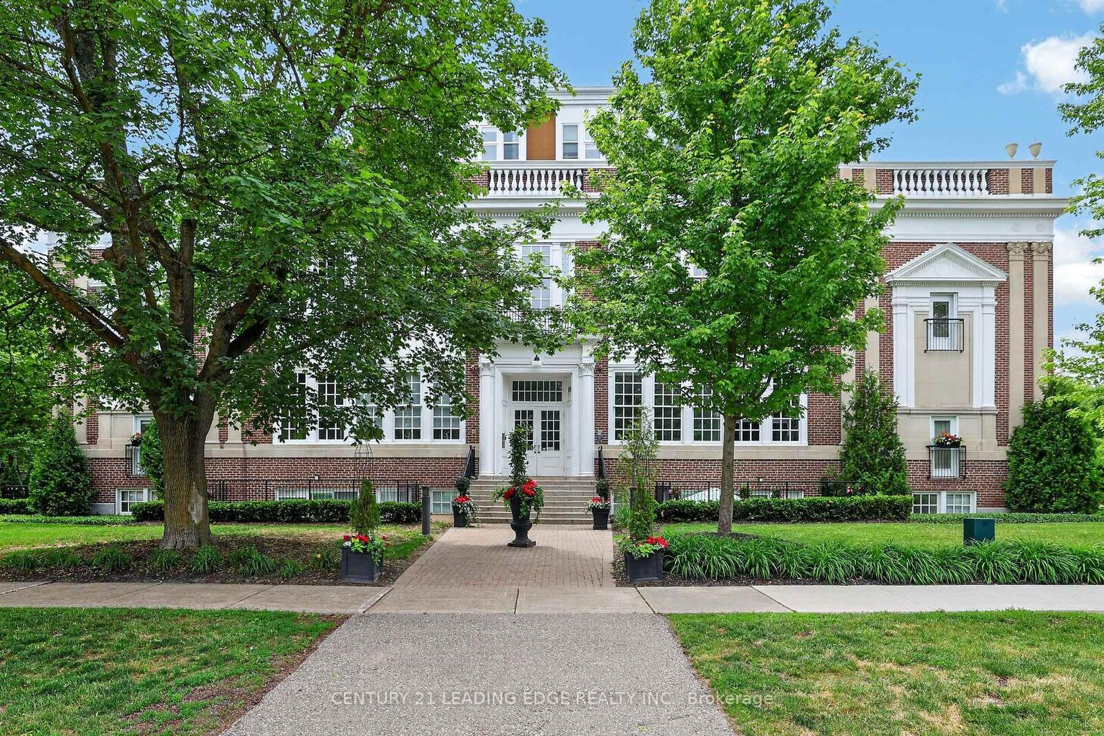 Property Photo: 64 Wells Street 408 ON L4G 1S9