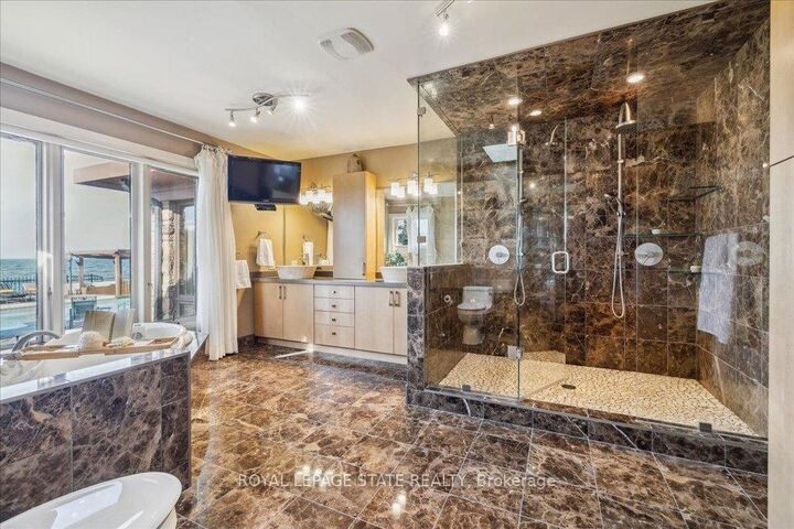 Property Photo:  7 Lakegate Drive  ON L8E 3T7 
