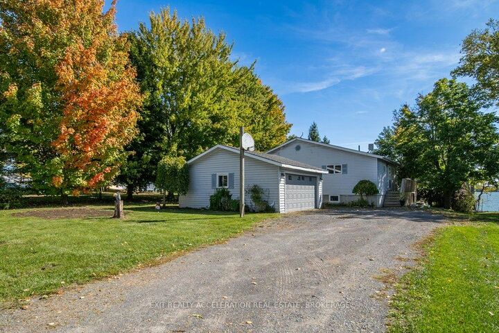 Property Photo: 122 Bayview Drive ON K7R 3K8