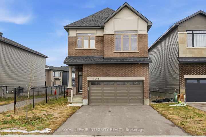 Property Photo: 352 Monticello Avenue ON K2S 2S5
