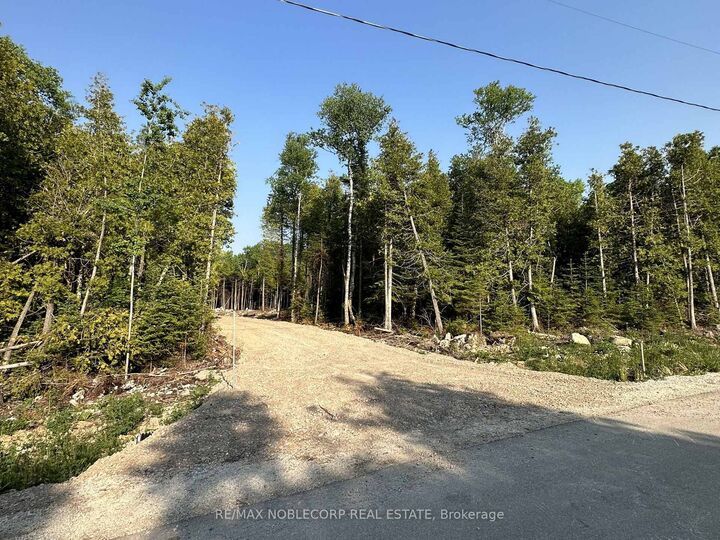 Property Photo:  42 Trillium Crossing N/A  ON N0H 1W0 