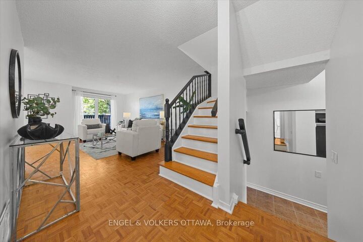 Property Photo: 34 Viewpointe Private ON K1V 1M5