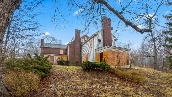 Property Photo: 345 Mountain Brow Road ON L0R 2H7