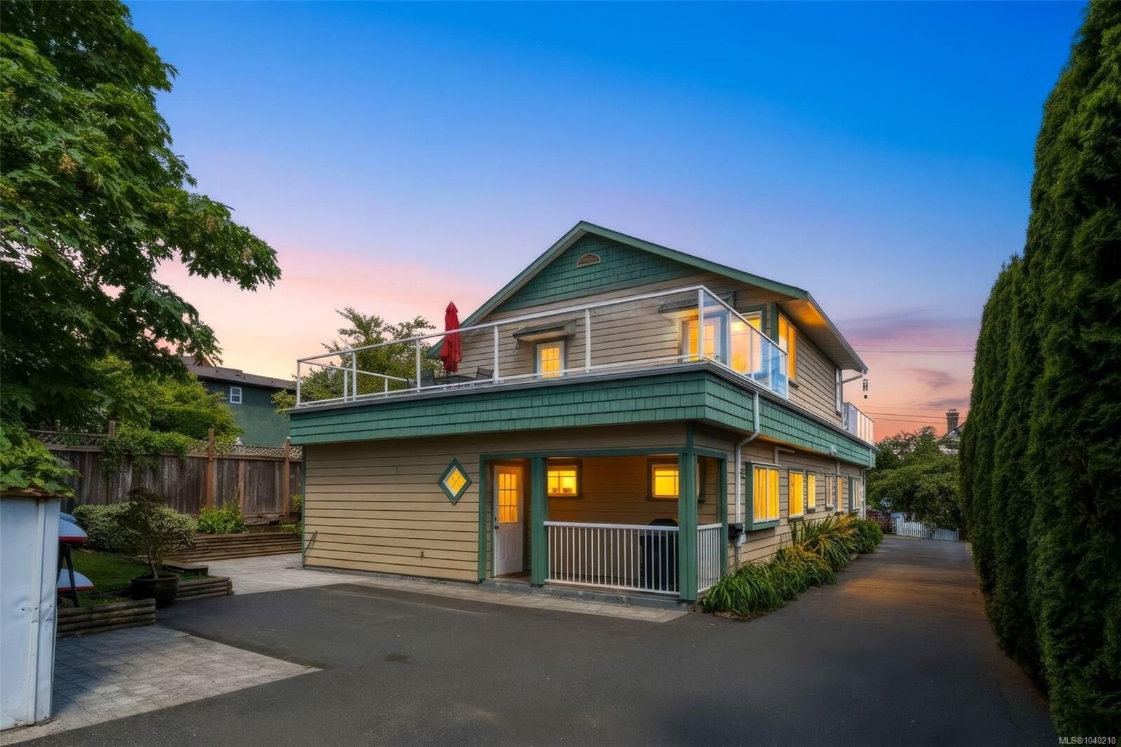 Property Photo: 208 Raynor Ave BC V9A 3A2