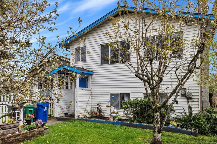 Property Photo: 229 Irwin St BC V9R 4X4