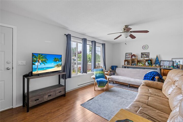 Property Photo:  206 Stanford Ave  BC V9P 1L7 