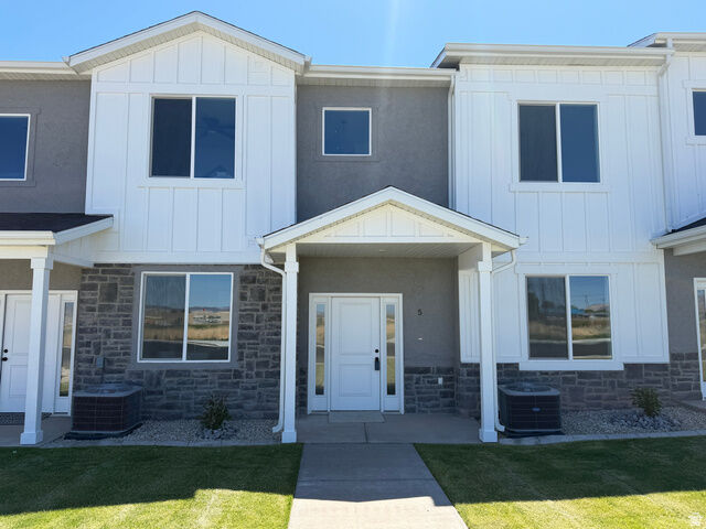 Property Photo: 1198 S Village Ln W A5 UT 84701