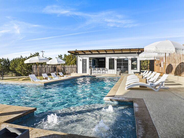 Property Photo: 1293 Harmon Hills Road TX 78620
