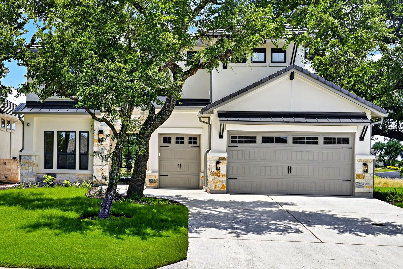 Property Photo: 305 Indigo Lane TX 78628