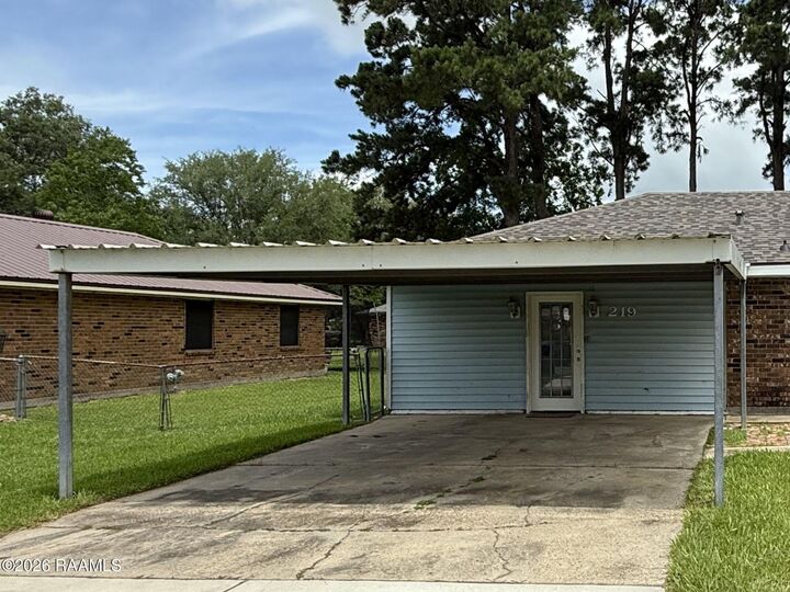 Property Photo:  219 Blue Bonnet Drive  LA 70526 