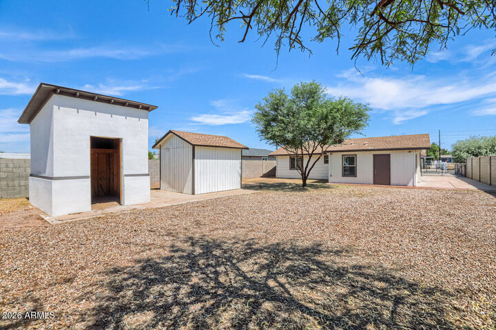Property Photo:  2507 E Obregon Street  AZ 85288 