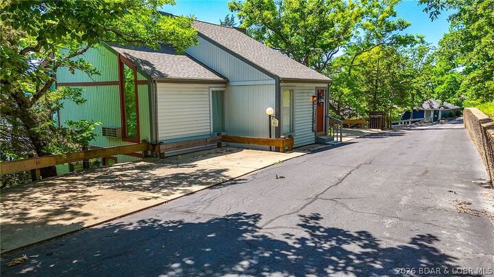 Property Photo: 61 Topsail Place MO 65065