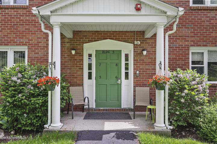 Property Photo:  5 Morgan Manor Unit 8  MA 01240 