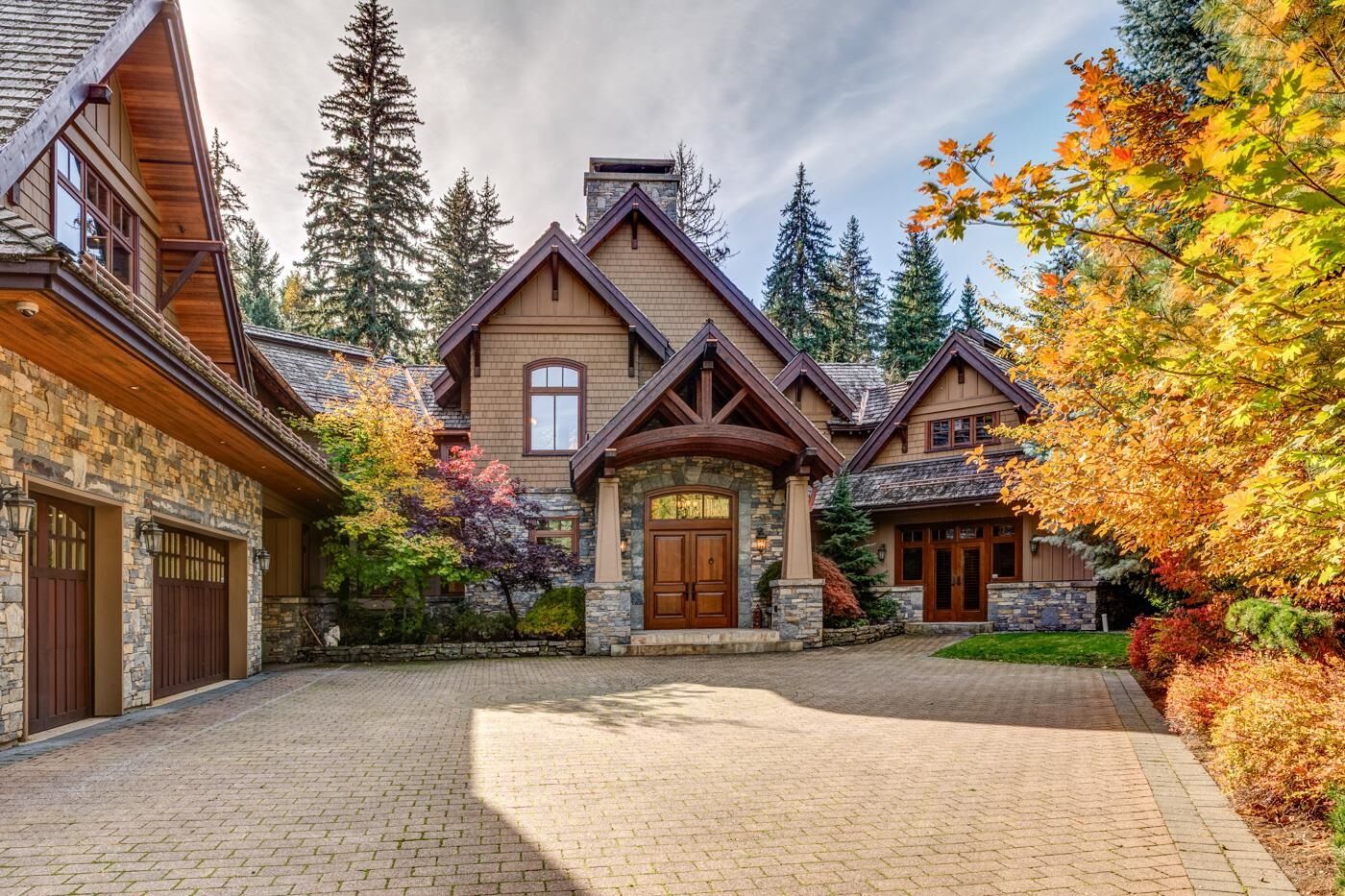 Property Photo: 6693 Tapley Place BC V6E 0C5
