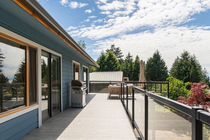 Property Photo: 1569 Whitesails Drive BC V0N 1G2