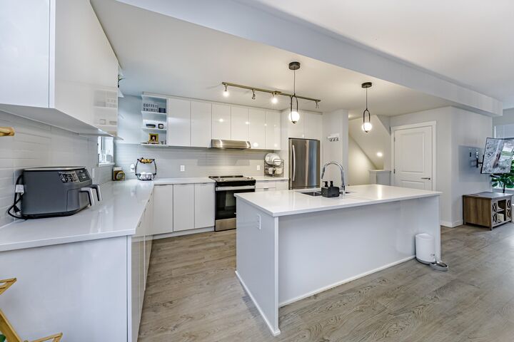 15151 Edmund Drive 3 — photo 1